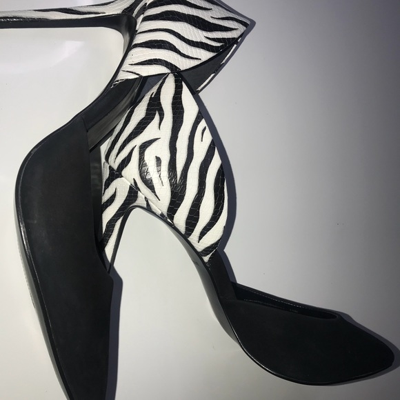 Shoes with my matching blouse - Picture 14 of 16